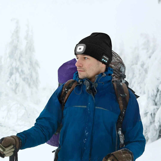 GlowCap™ – Mössa med ljus & hörlurar