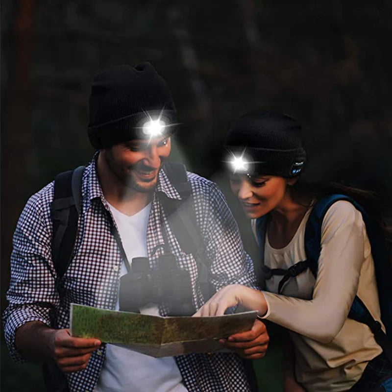 GlowCap™ – Mössa med ljus & hörlurar